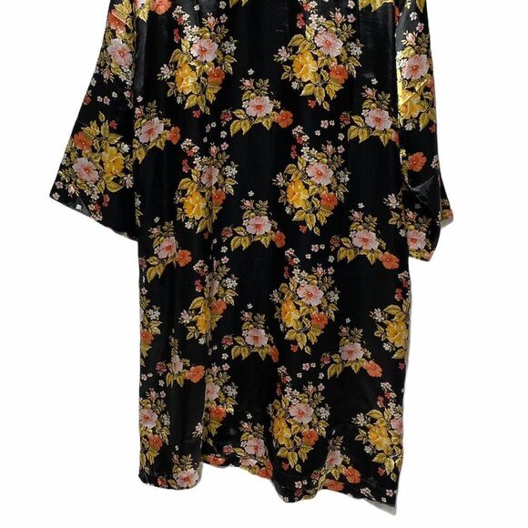 the Paragon Vintage Floral Black Mumu Robe - Picture 9 of 10